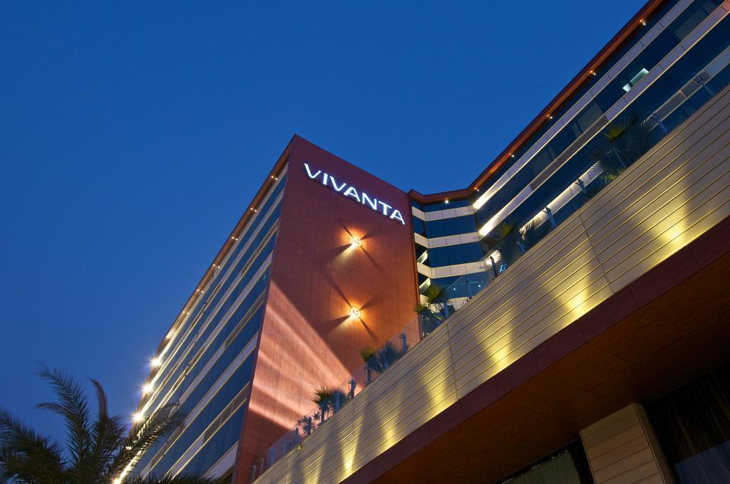 Vivanta Hyderabad, Begumpet Экстерьер фото Vivanta Hyderabad