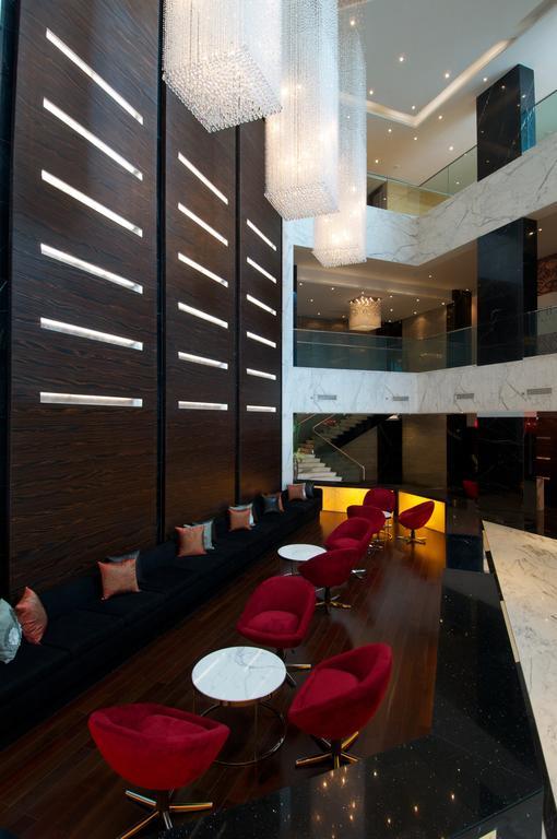 Vivanta Hyderabad, Begumpet Экстерьер фото The interior of the lounge