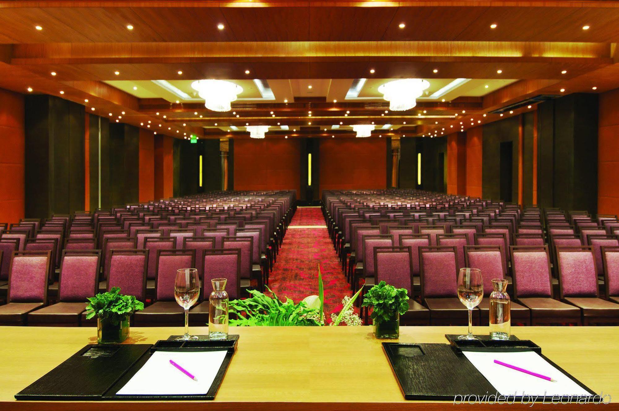 Vivanta Hyderabad, Begumpet Удобства фото The Grand Ballroom